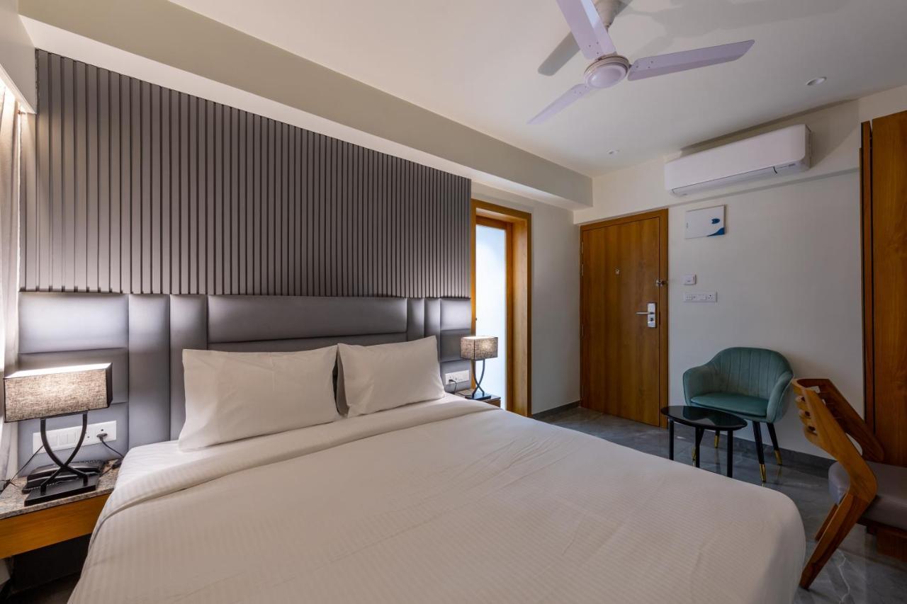 Hotel Nalanda Ahmedabad Extérieur photo