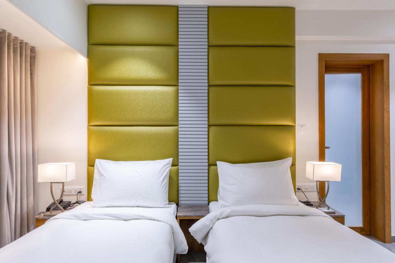 Hotel Nalanda Ahmedabad Extérieur photo