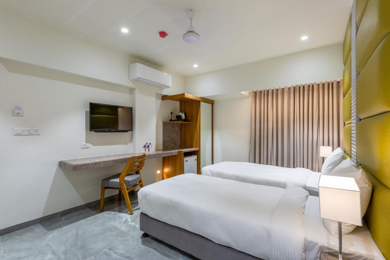 Hotel Nalanda Ahmedabad Extérieur photo
