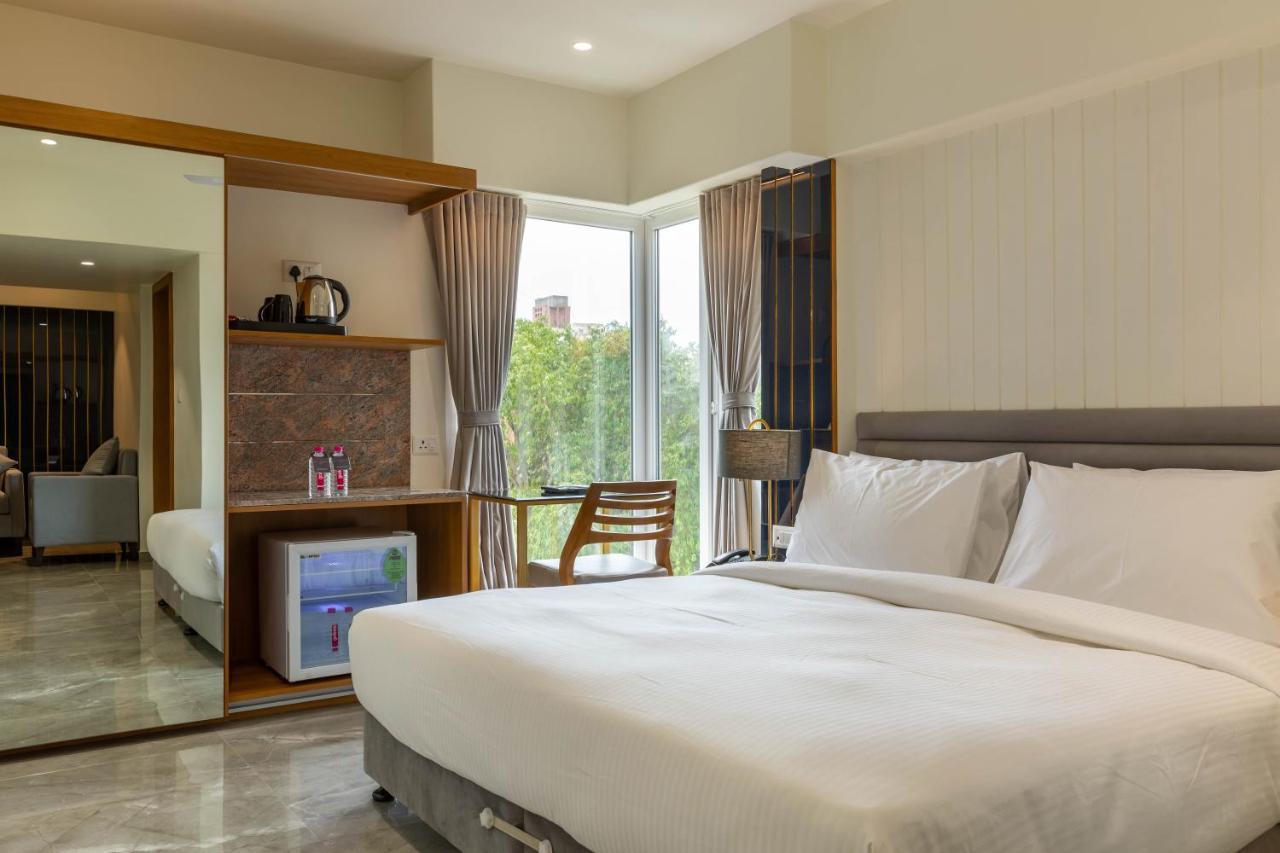 Hotel Nalanda Ahmedabad Extérieur photo