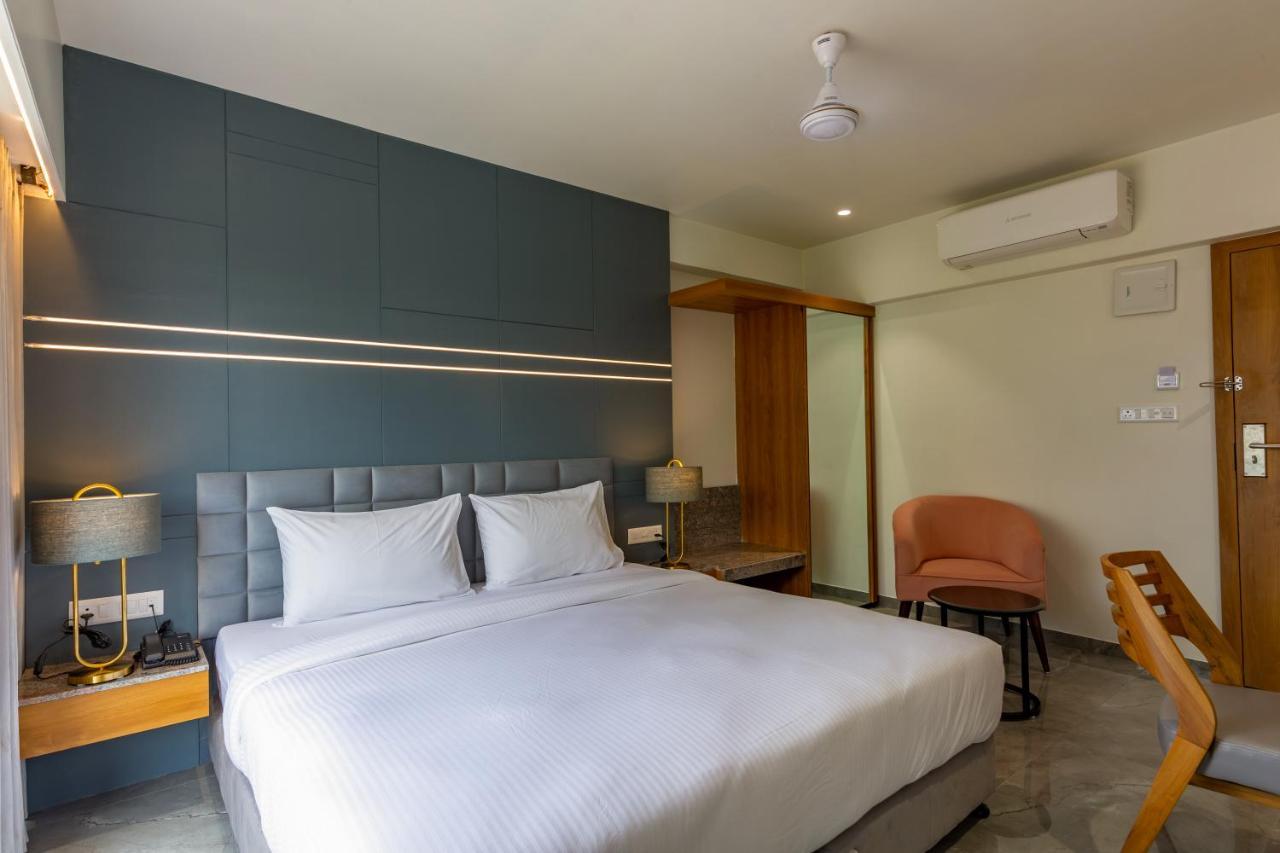 Hotel Nalanda Ahmedabad Extérieur photo