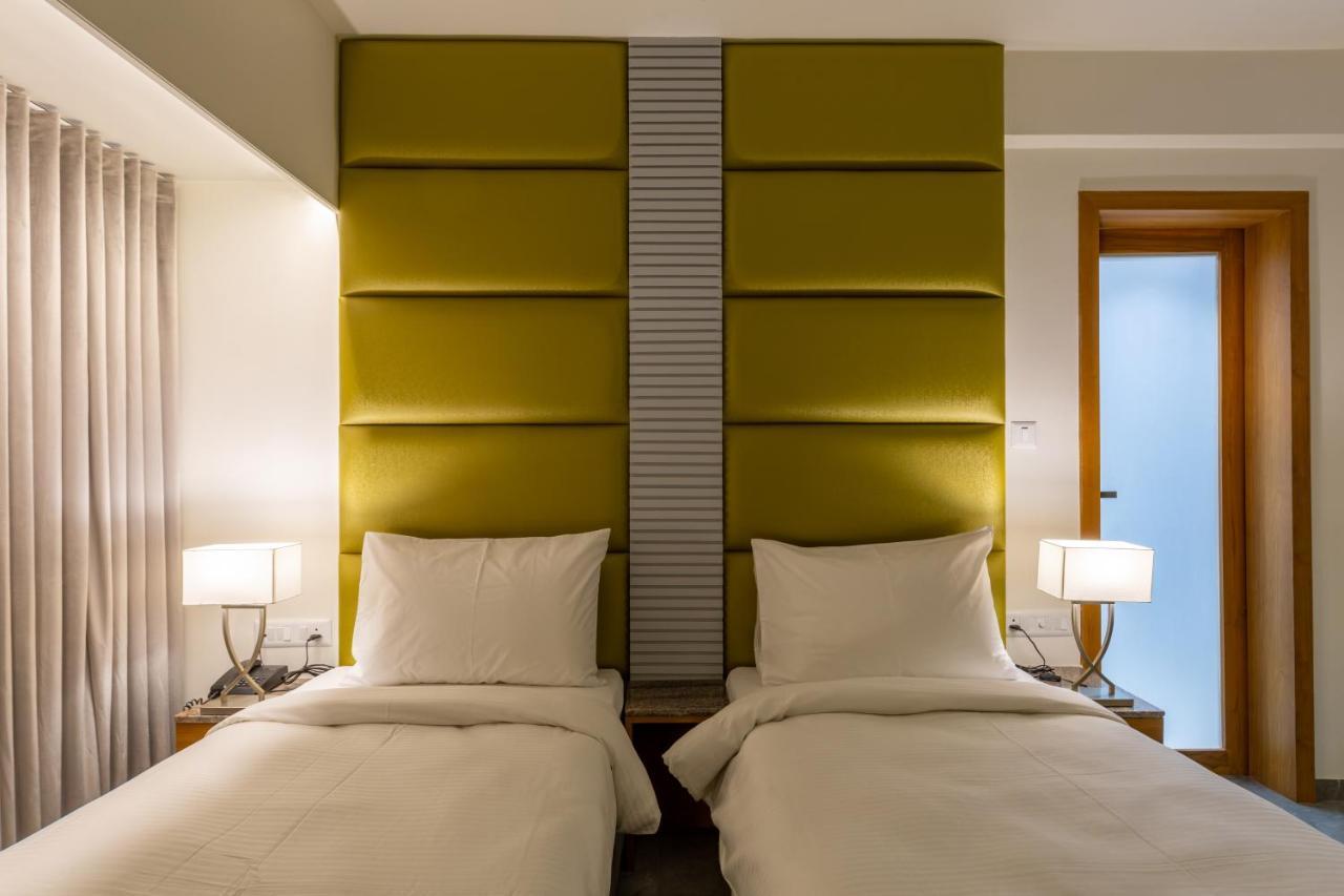 Hotel Nalanda Ahmedabad Extérieur photo