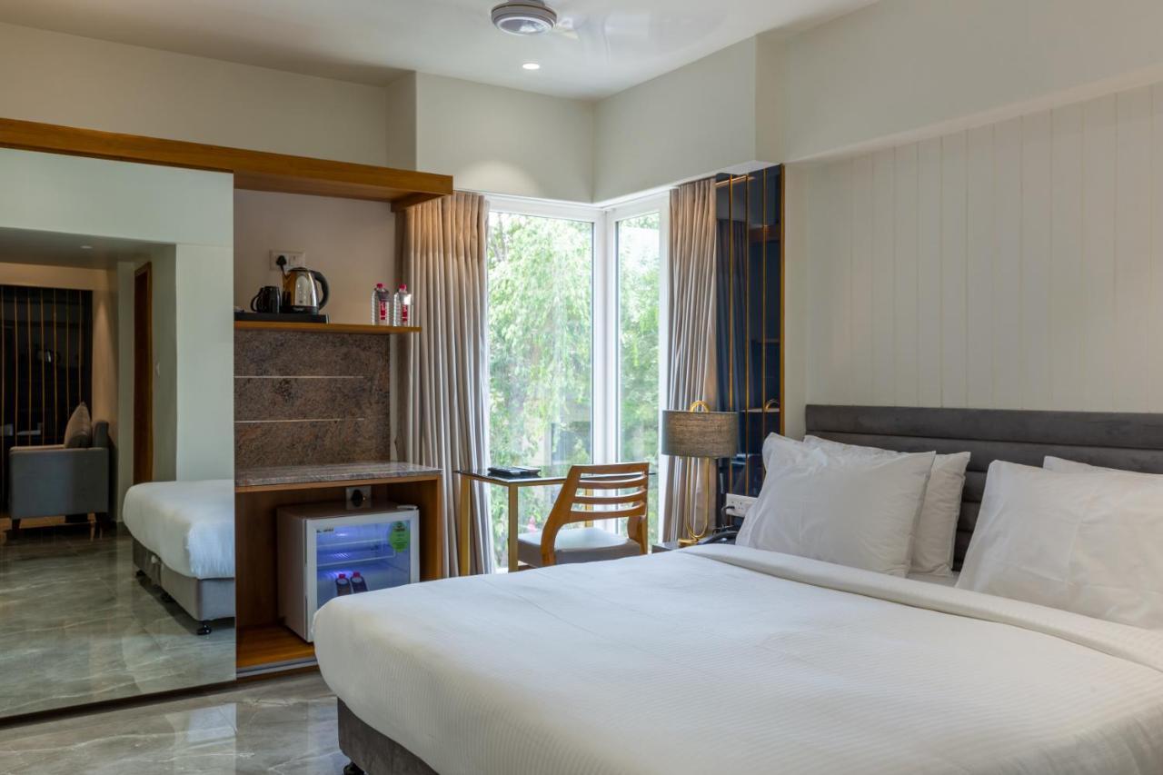 Hotel Nalanda Ahmedabad Extérieur photo