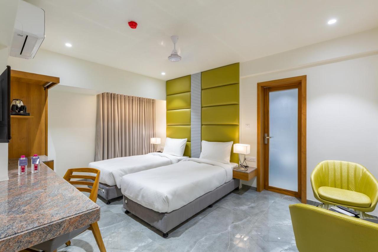 Hotel Nalanda Ahmedabad Extérieur photo