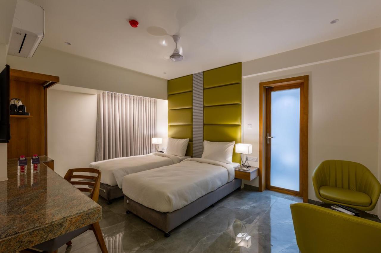 Hotel Nalanda Ahmedabad Extérieur photo