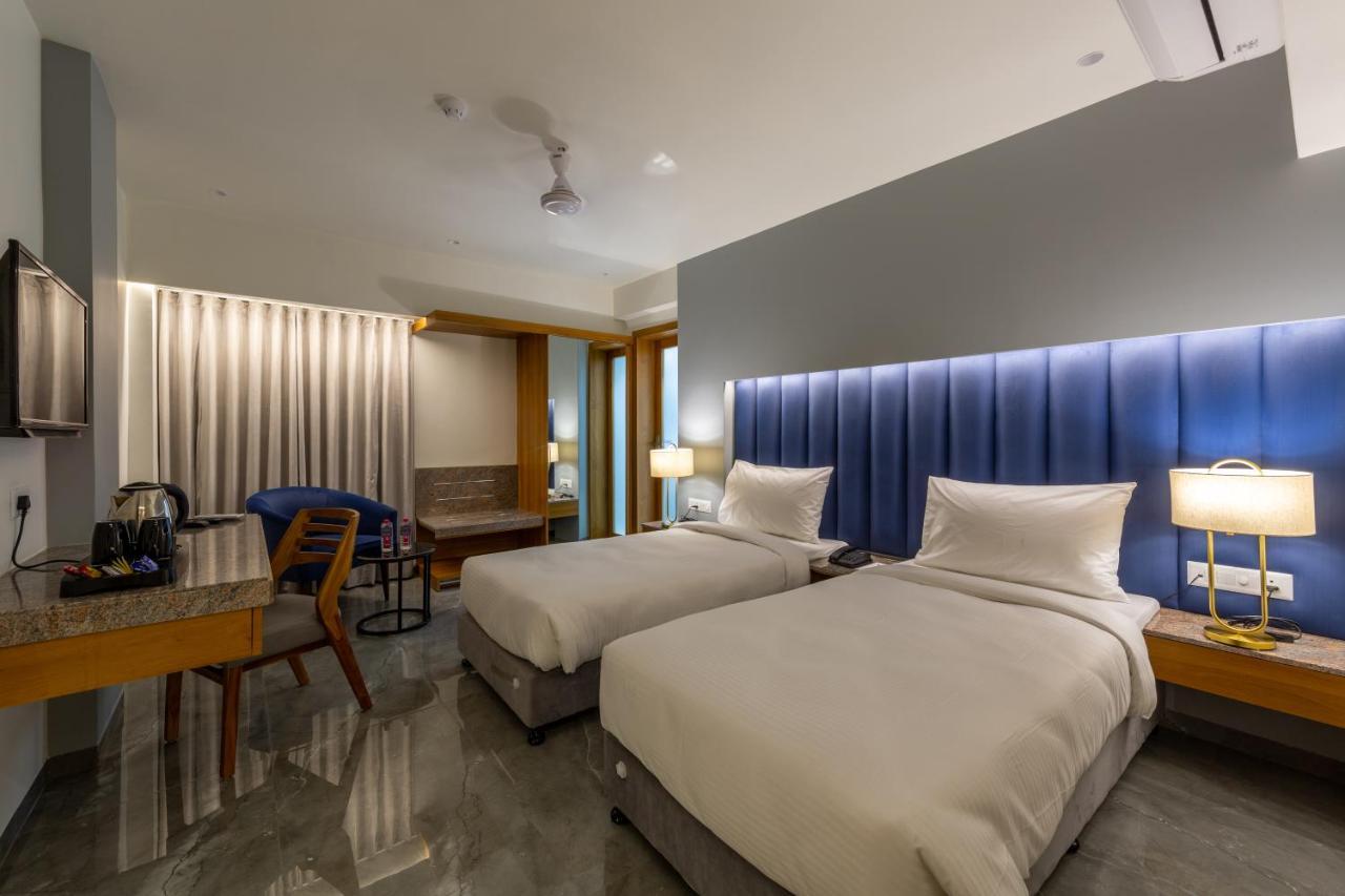 Hotel Nalanda Ahmedabad Extérieur photo
