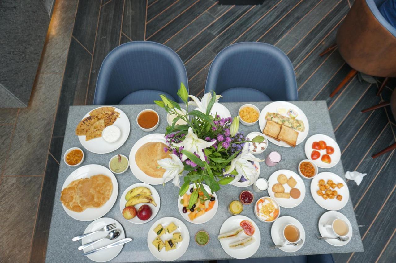 Hotel Nalanda Ahmedabad Extérieur photo